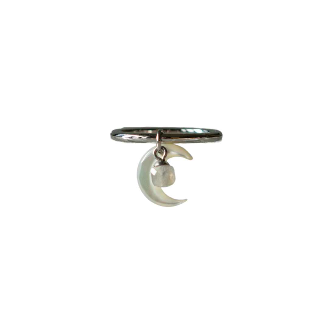 Stil. Crescent Ring